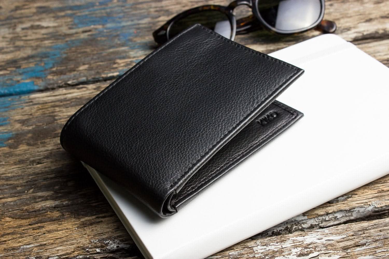 Cowhide Bifold Wallet with ID Window - Zhoras333 US