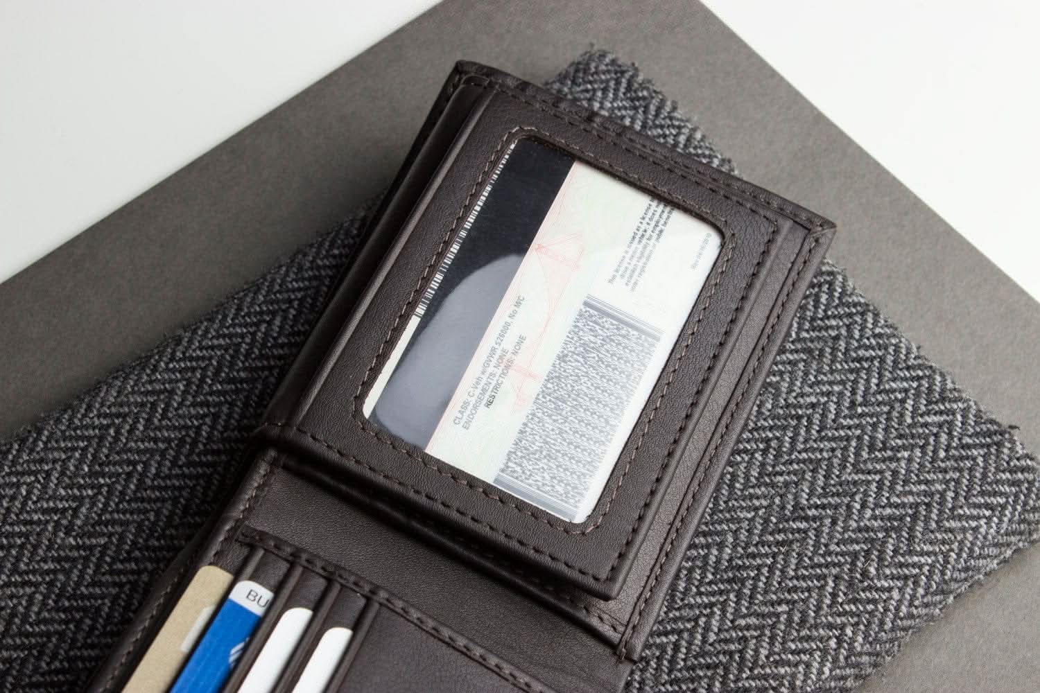 Cowhide Bifold Wallet with ID Window - Zhoras333 US